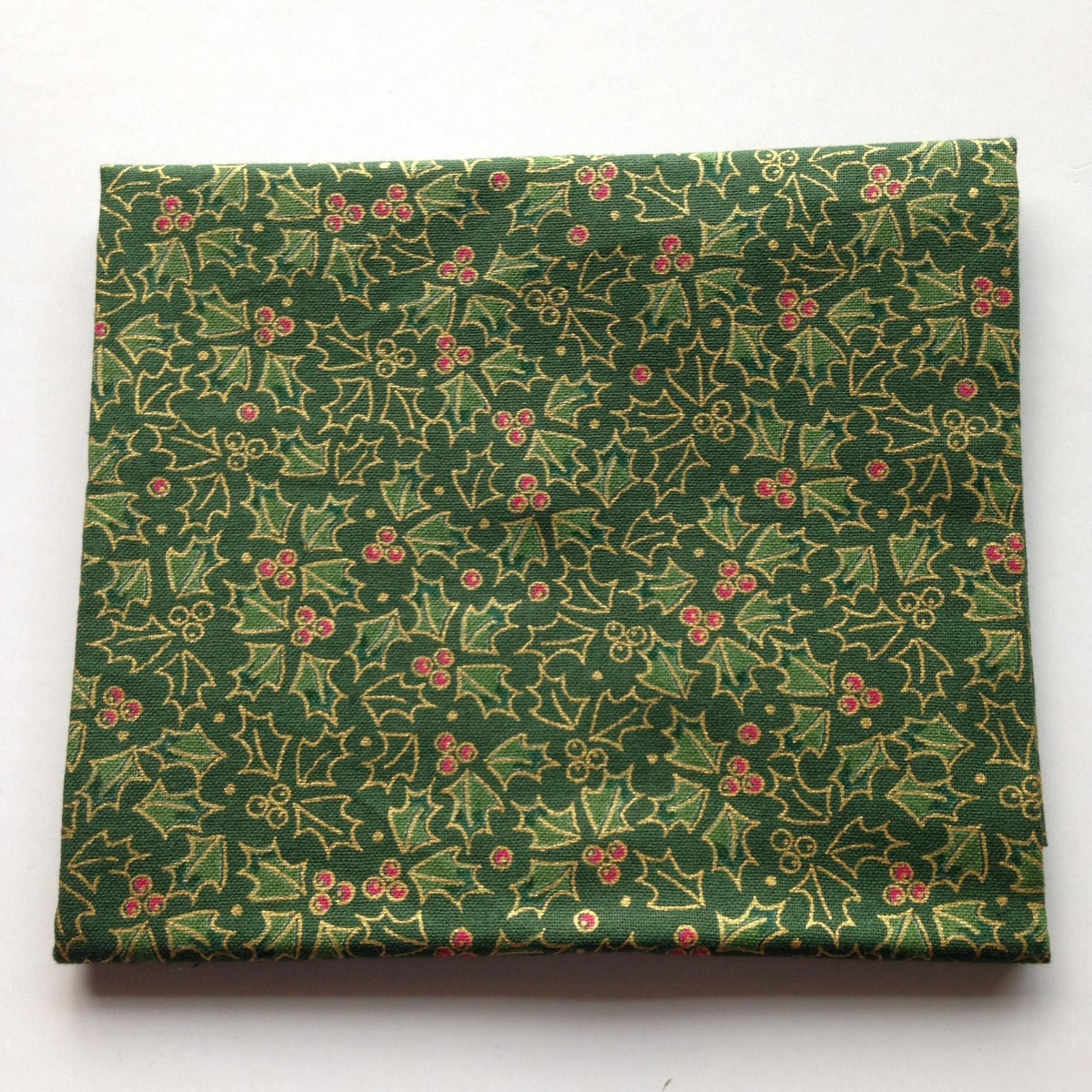 Traditional Holly Metallic Fat Quarter Bundle - Image 4