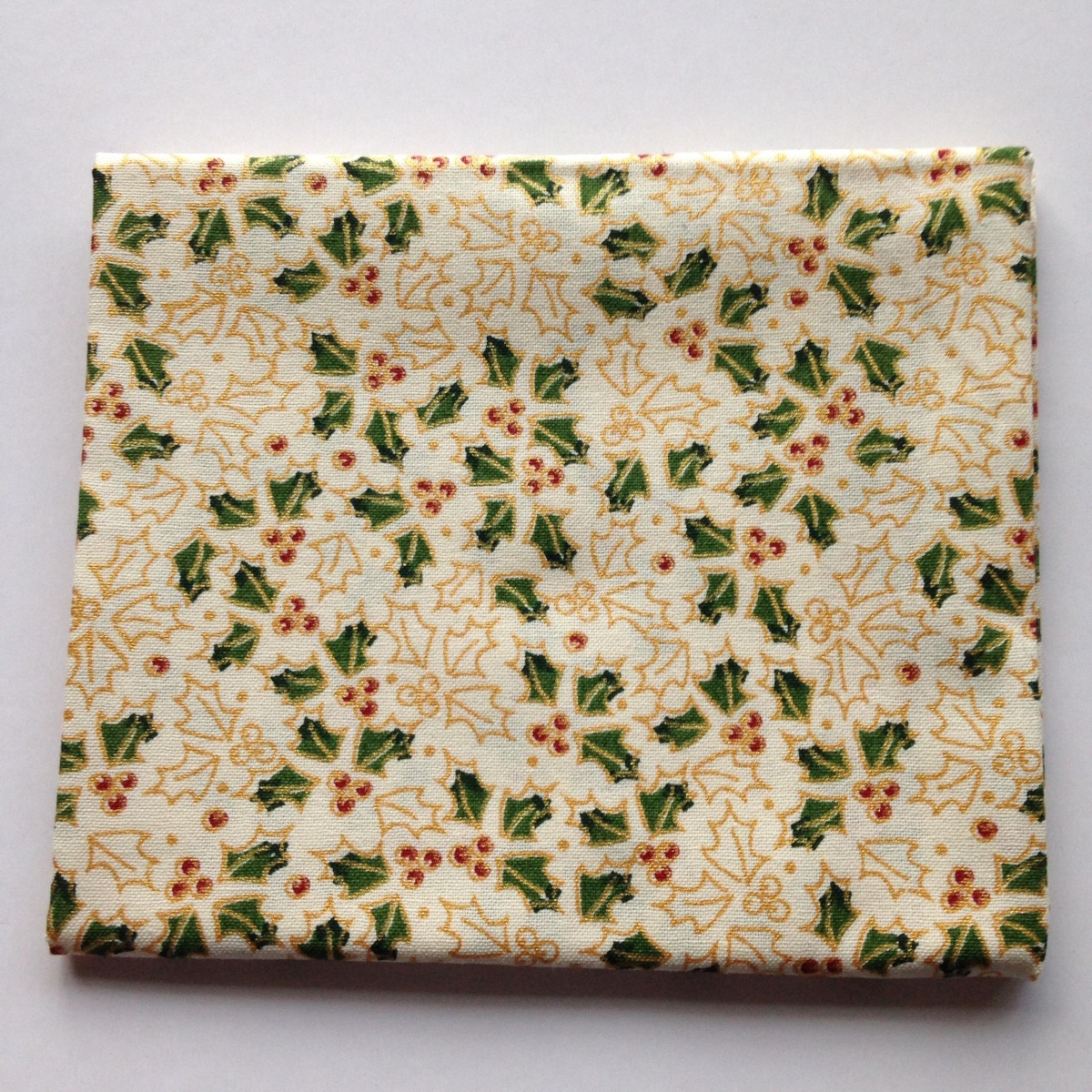 Traditional Holly Metallic Fat Quarter Bundle - Image 3