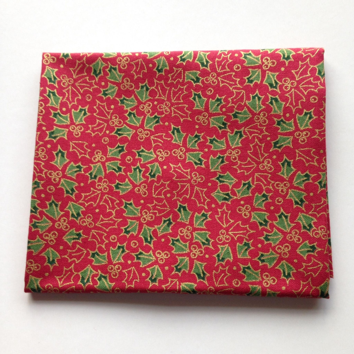 Traditional Holly Metallic Fat Quarter Bundle - Image 2
