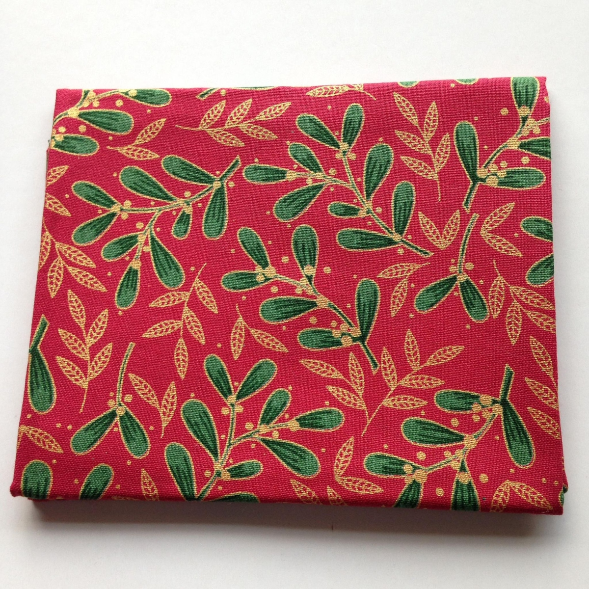 Traditional Holly Metallic Fat Quarter Bundle - Image 6